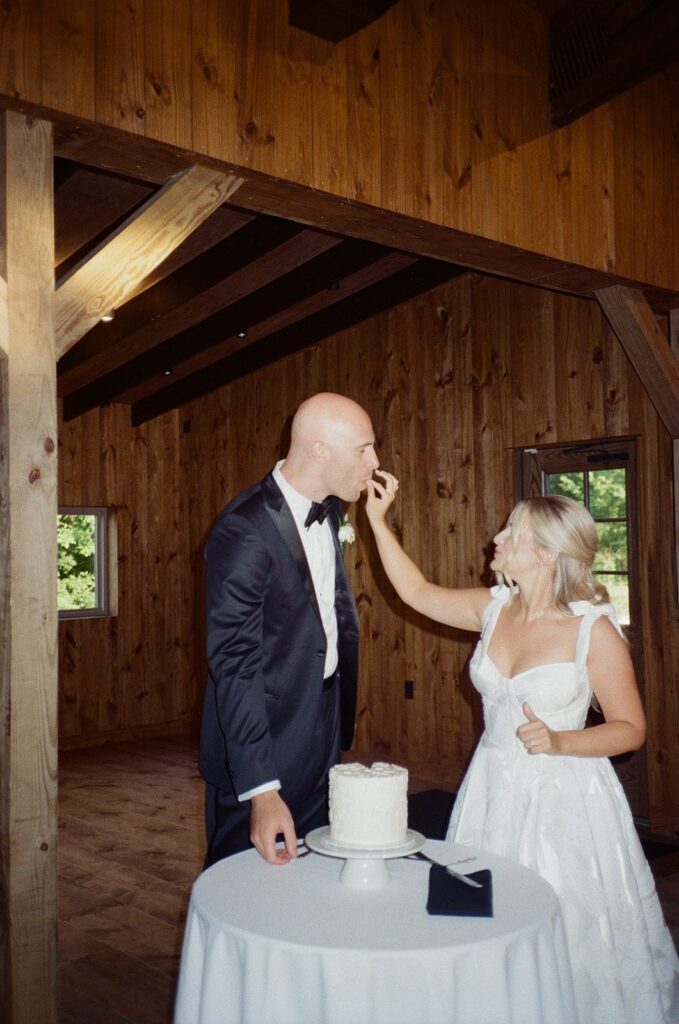 film wedding photography cake cutting