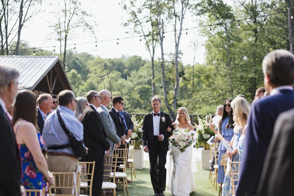 summer wedding ceremony in ohio 