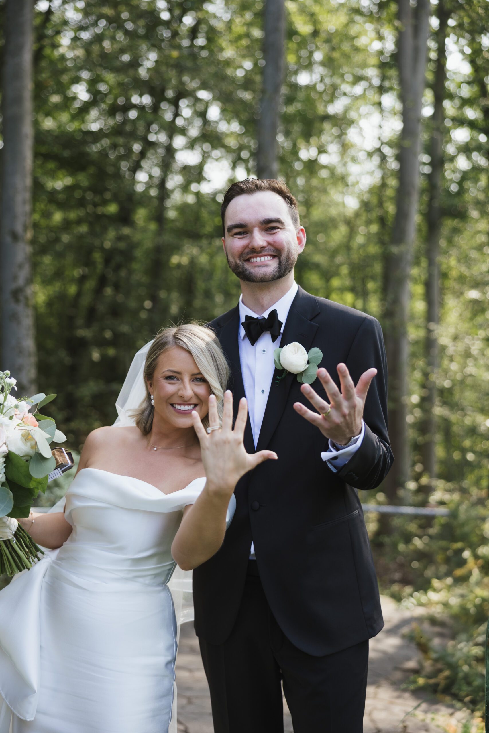 fun bride and groom photos summer wedding in ohio 