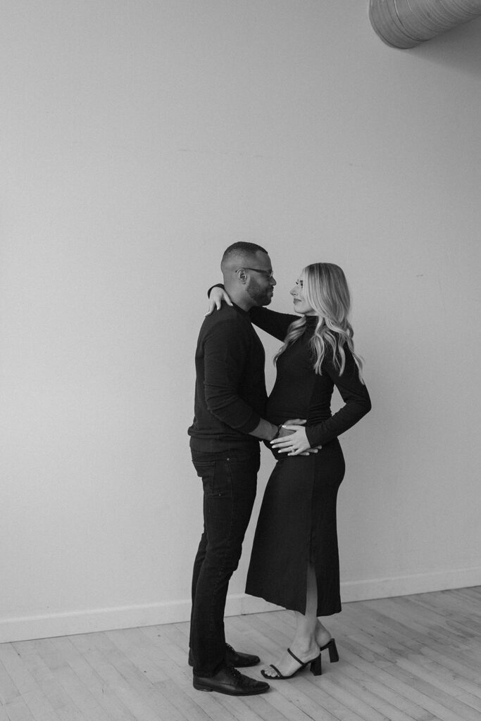 black and white maternity photos