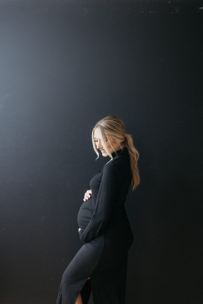 classy maternity photoshoot
