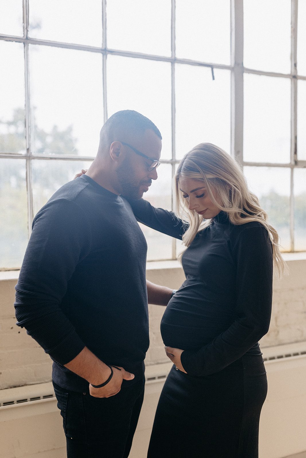 cleveland maternity photos in studio
