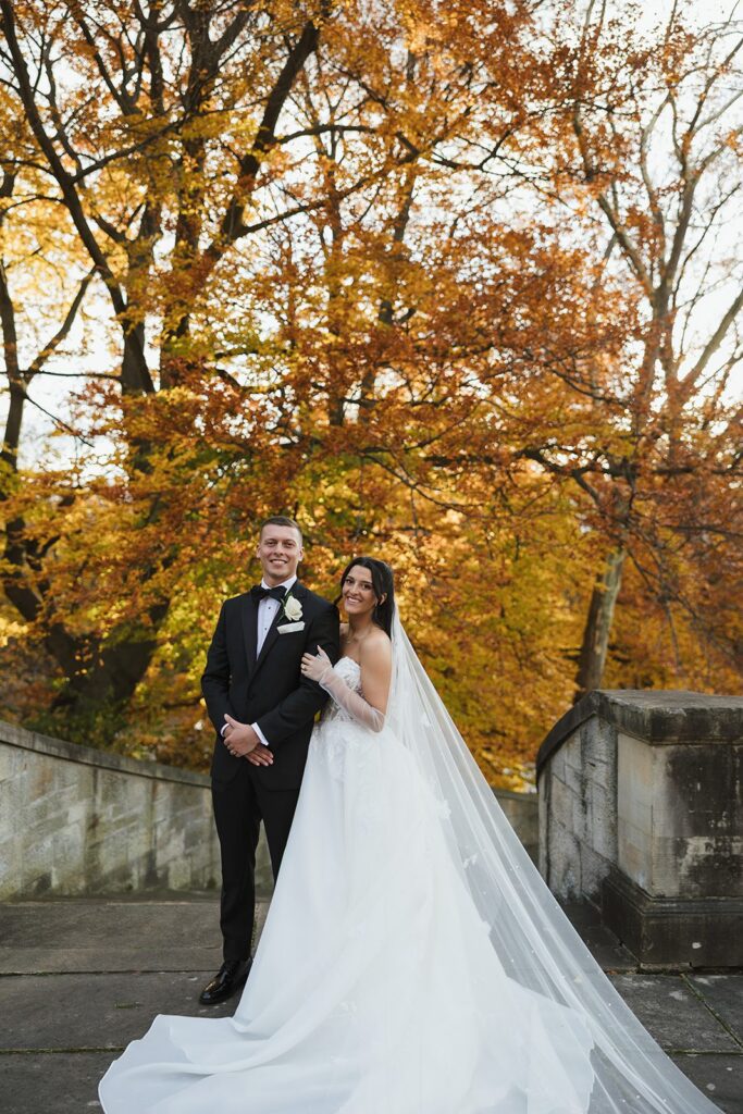 bride and groom photos old courthouse cleveland wedding